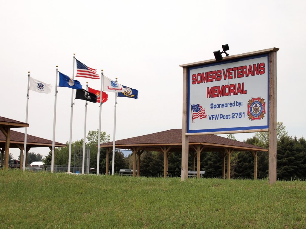 FVWMemorialFlagsSign_0